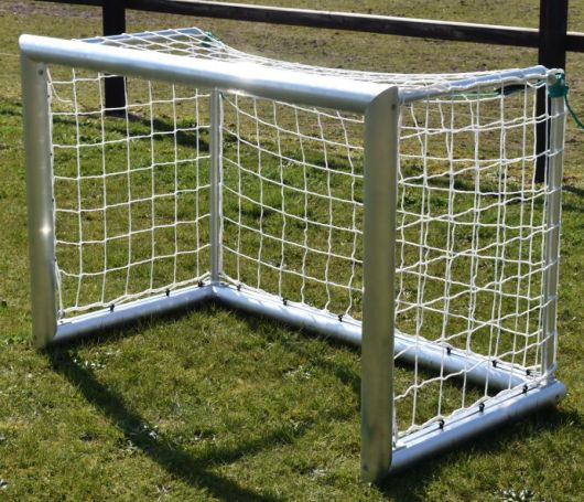 Avyna voetbaldoel aluminium pro 150x160x166 inclusief doelnet